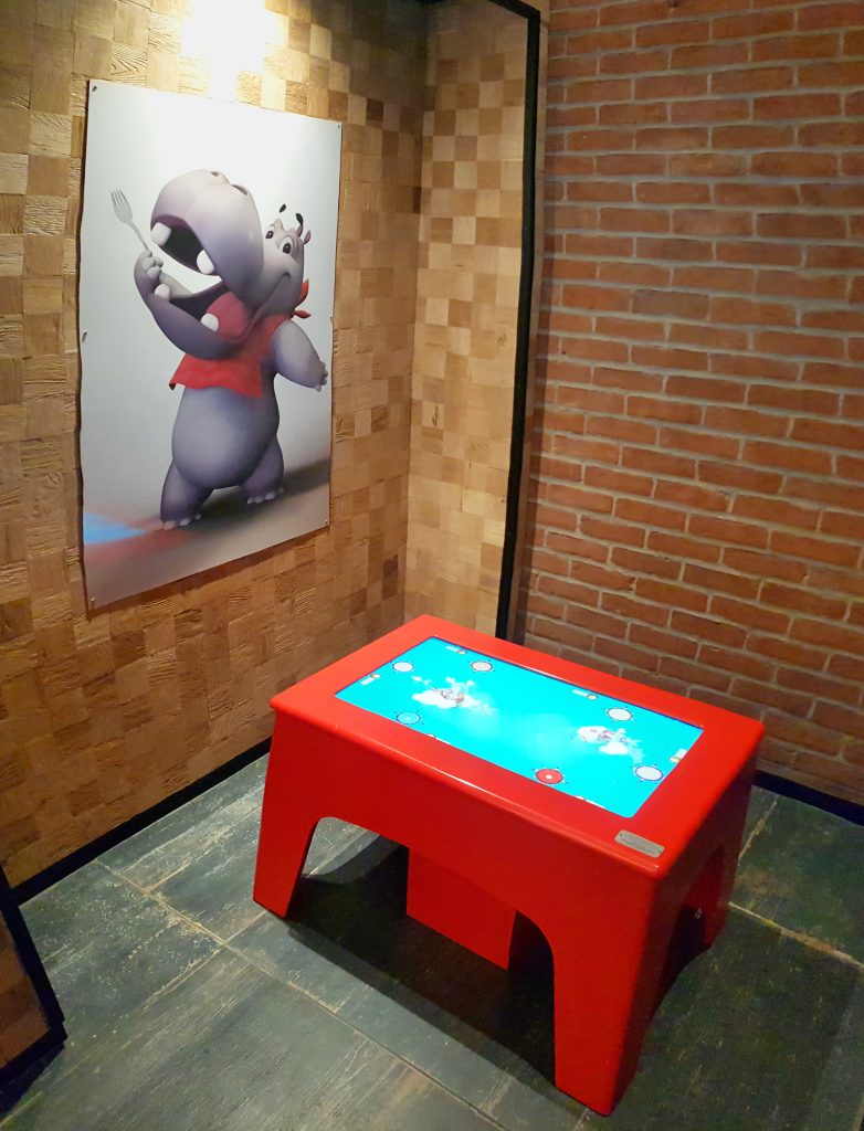 table interactive et espace digital chez Hippopotamus